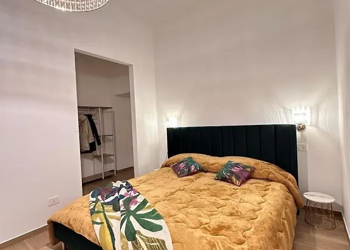 Domus Iulius 4*